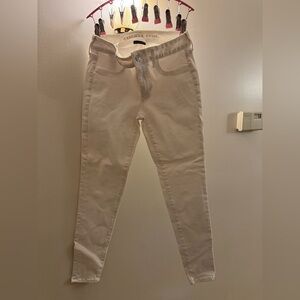 American Eagle White Skinny Jeans